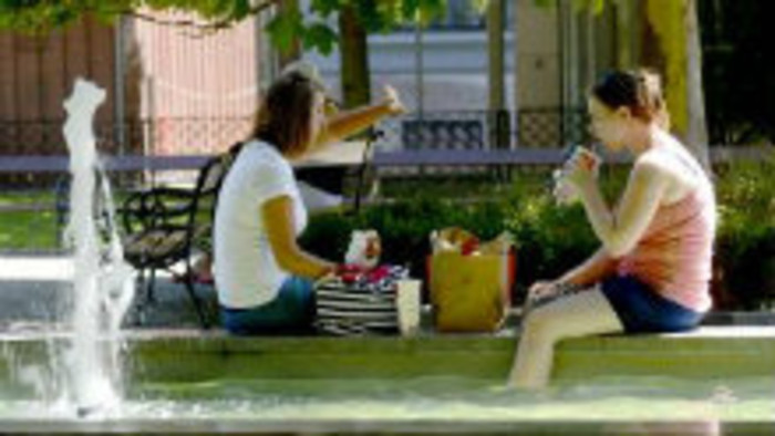 Ľudia už odpadávajú z tepla