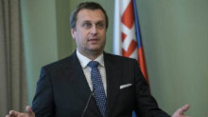 K veci: Vedenie parlamentu spochybňuje prezidentove nominácie