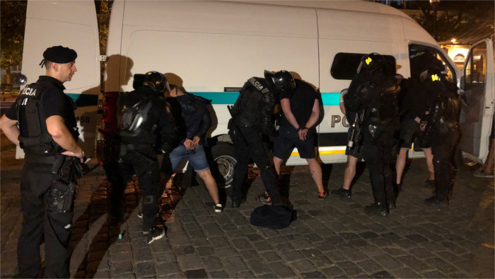 Polish and Bulgarian hooligans fight in downtown Bratislava
