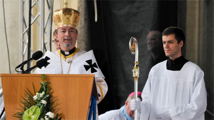 Arzobispo invitó a los católicos a no esconder la insensibilidad detrás de un patriotismo falso