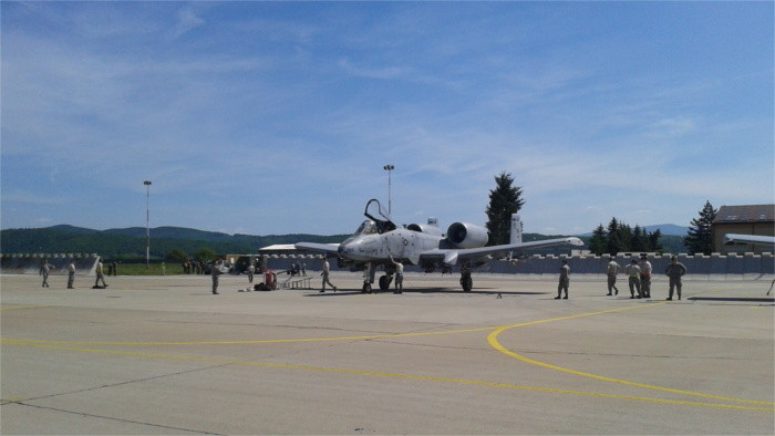 Ministro de Defensa no descarta que en el futuro puedan aterrizar aviones civiles en Sliač