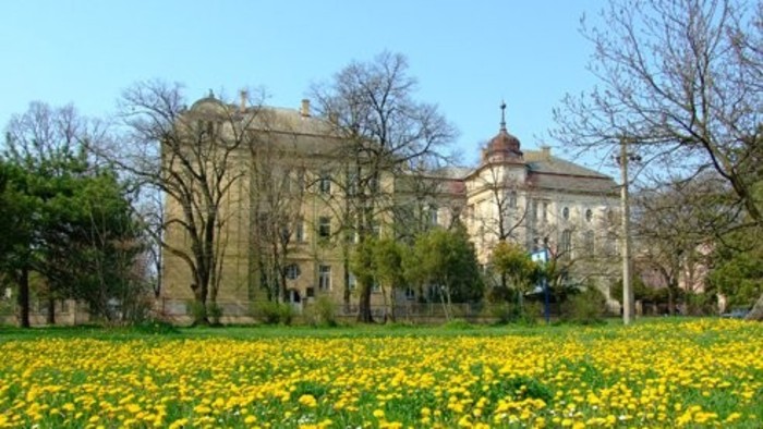 Gymnázium Jána Kollára v Petrovci