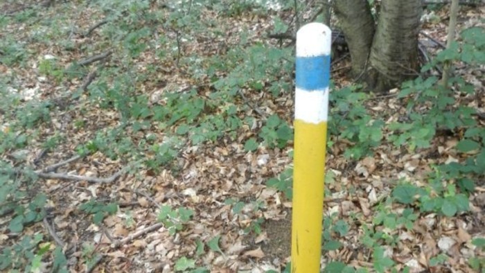 Znacka-na-kovovom-stlpiku2
