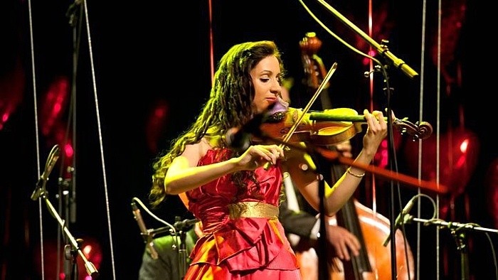 02_Barbora Botošová Barbora Botošová.jpg