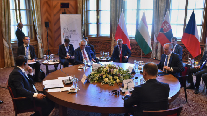 Iniciada la reunión de presidentes de países de V4