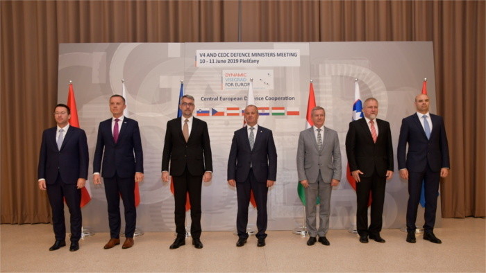 Ministros de Defensa del V4 califican de exitosa la Presidencia eslovaca del Grupo de Visegrado