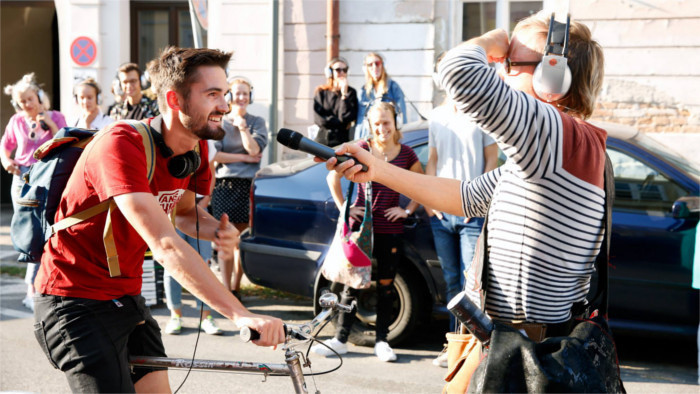 guerilla walk2_Oliver Hangl.jpg