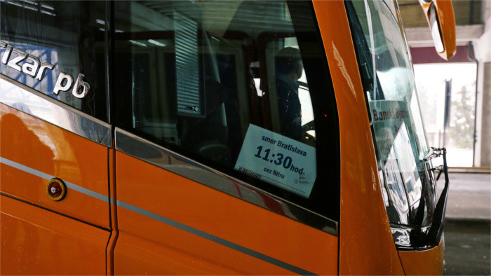 Bus et vols internationaux redémarrent