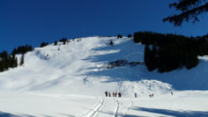 Cez víkend majú byť turisti na horách opatrní