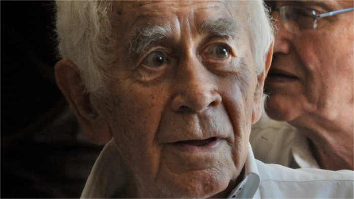 Fallece reconocido escultor eslovaco Tibor Bártfay