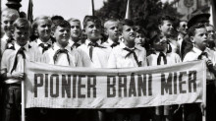 Socialistická výzdoba na Okresnom úrade v Trenčíne