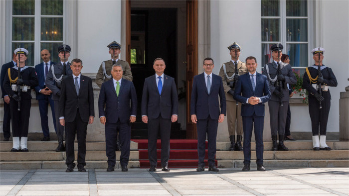 Premier Matovič beim V4-Gipfel in Warschau 