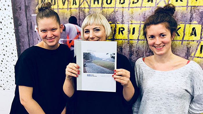 O knihe Na konci cesty v :Popo_FM