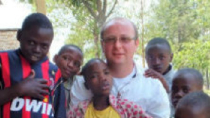 Rwandu stále prenasleduje krvavá minulosť 