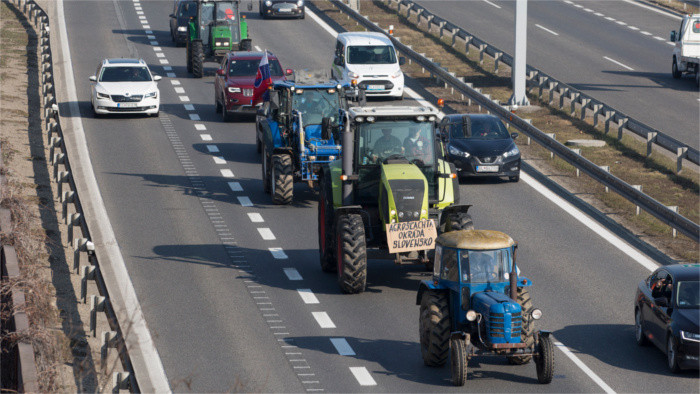 Farmers to converge on Bratislava on tractors 