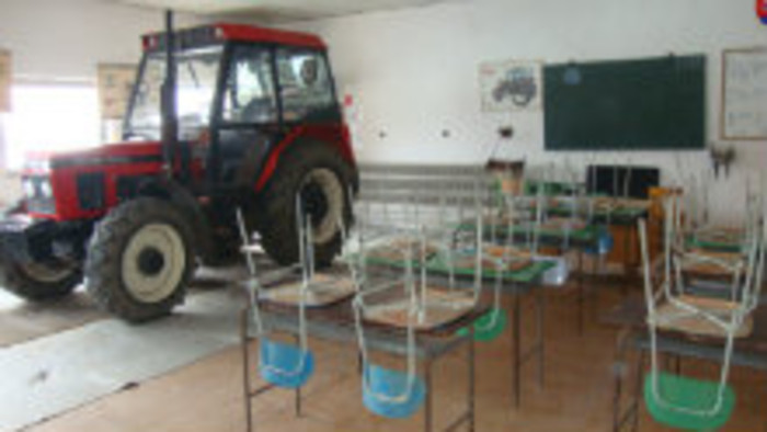 Úspešná poľnohospodárska škola v Leviciach 