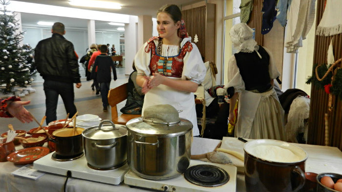 Gastrovianoce FS Žito pripravoval šúľance.jpg