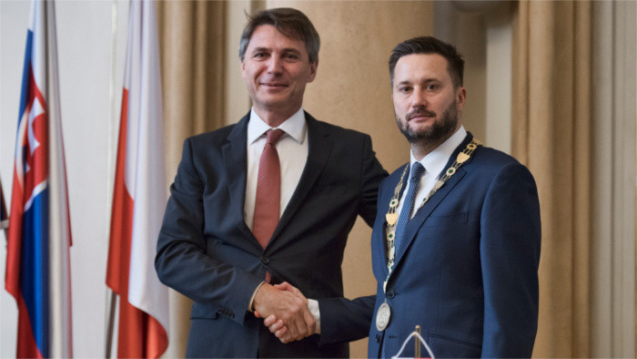 Neuer Oberbürgermeister von Bratislava ab heute im Amt