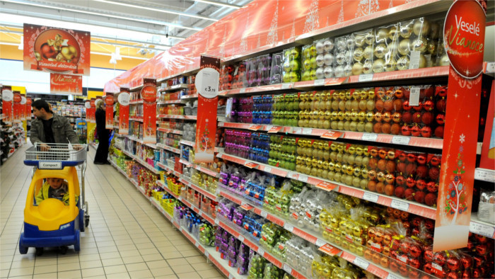 Parlamento aprueba impuesto especial sobre el volumen de venta de las cadenas de supermercados