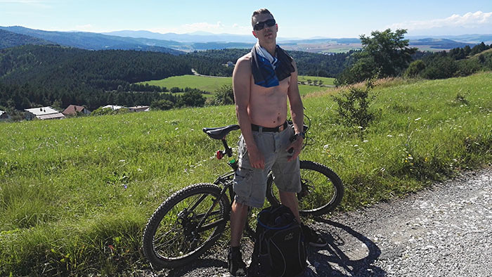 Céčka_FM: Aj o tom, ako sa Danosť snaží nerozbiť na bicykli