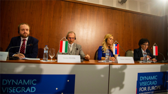 Ministros de Interior del V4 se reúnen en Bratislava