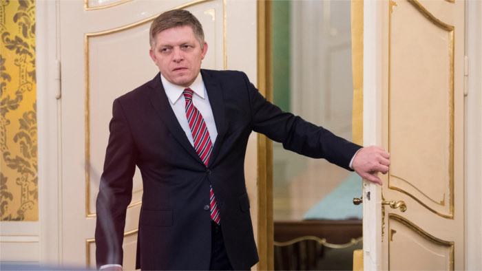 PM reassures ambassadors and attacks President