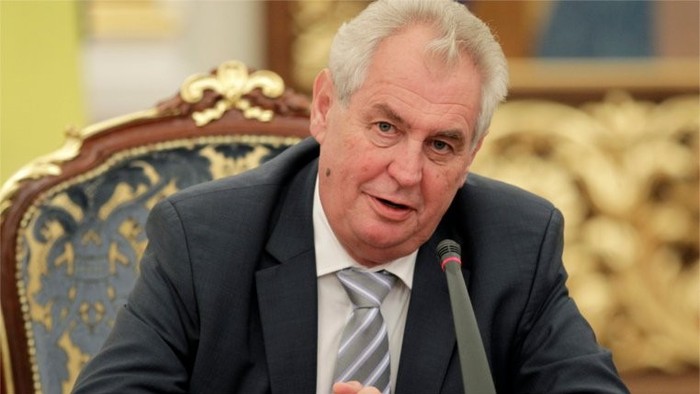 Nevhodné vyjadrovanie prezidentovi nemôže zakázať nikto