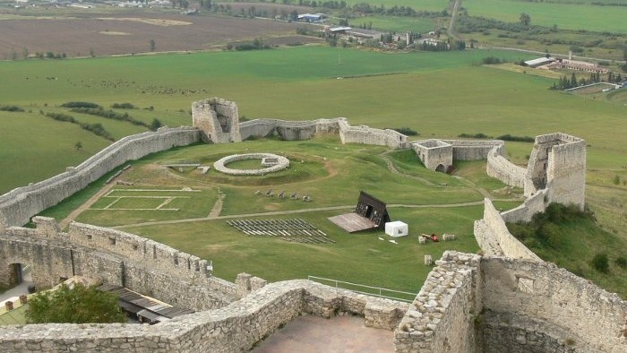 archeologické nálezy pri stavbe D1