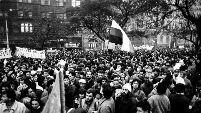 Mañana celebraremos el aniversario 28 de la Revolución de Terciopelo