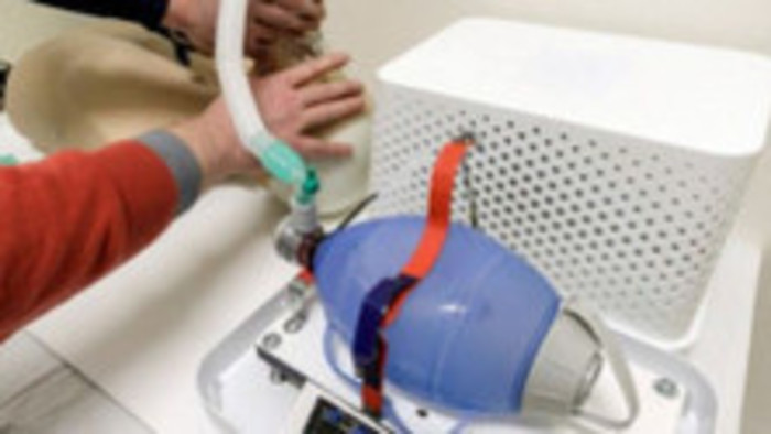 Slovenskí vedci zostrojili lacnú alternatívu pľúcnej ventilácie 