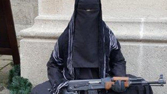 A mannequin with a mock gun placed in Bratislava center 