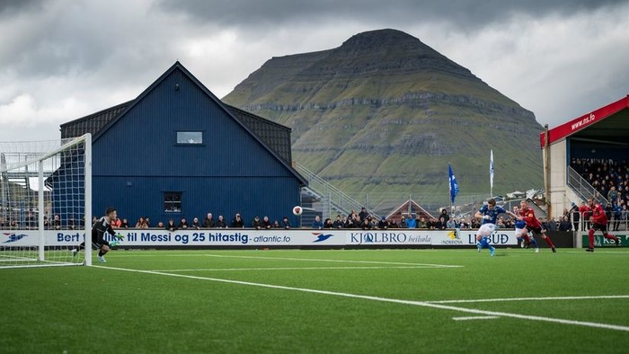 Slovak chances at European pitches