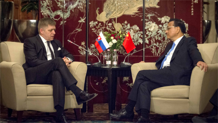 Robert Fico se reúne con el primer ministro chino en Budapest