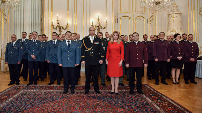 Presidenta Čaputová recibió a los representantes de los policías, bomberos y rescatistas