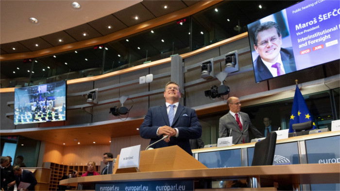Maroš Šefčovič se somete a audiencia pública en el Parlamento Europeo 