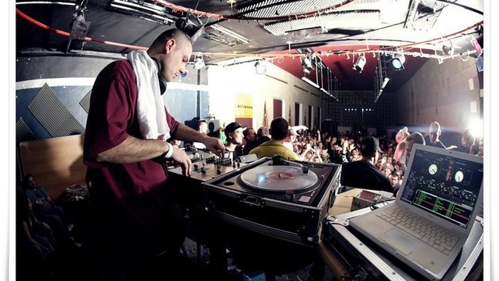 Bez Pózy_FM: Júlový set odohrá DJ Miko!