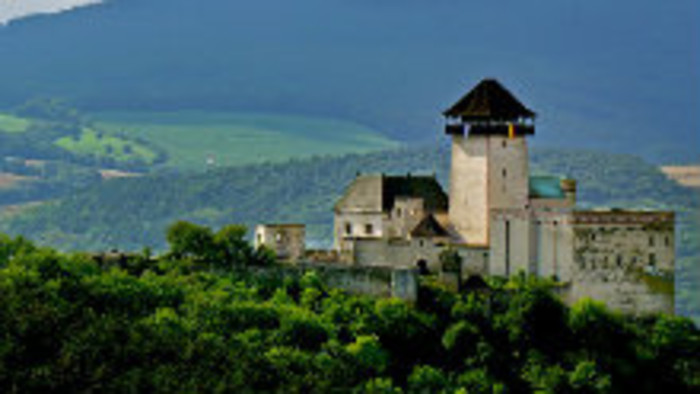 Trenčiansky hrad a záhadný cintorín