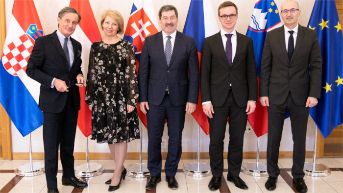 Los presidentes de los parlamentos del Formato de Austerlitz se reúnen en Bratislava