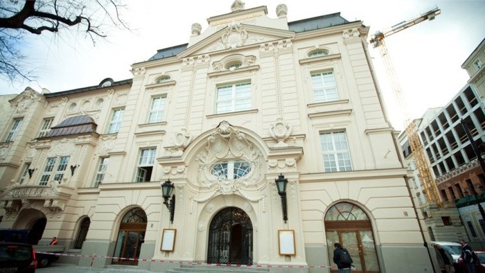 Björnstjerne- Björnson-Innenhof in der Slowakischen Philharmonie eröffnet