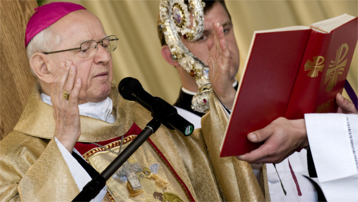 Zomrel arcibiskup Dominik Hrušovský 