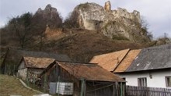 Nezamestnaní dostali šancu na obnove hradu Lednica