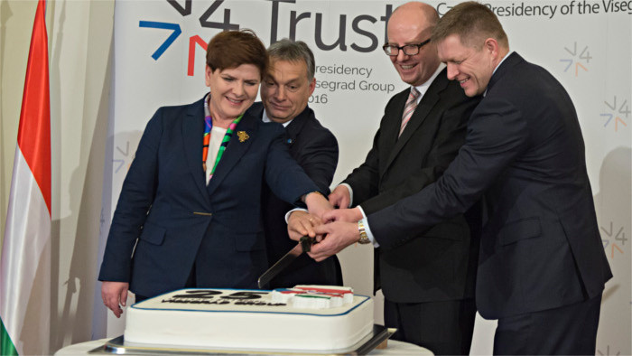 Premier Robert Fico asistió a Cumbre extraordinaria del V4 en Praga 
