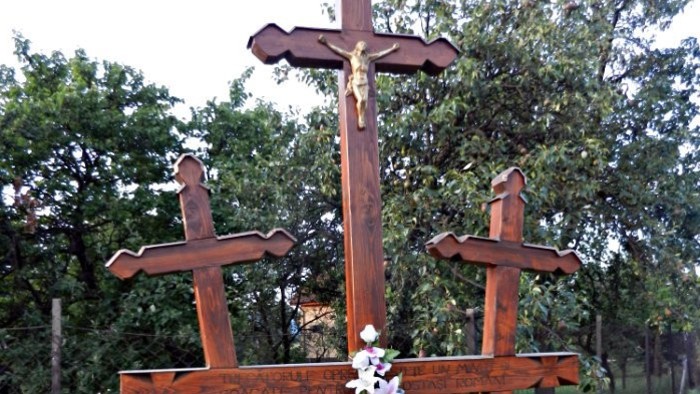 Trojkríž v Rakoľuboch pripomína oslobodenie obce rumunskými vojakmi