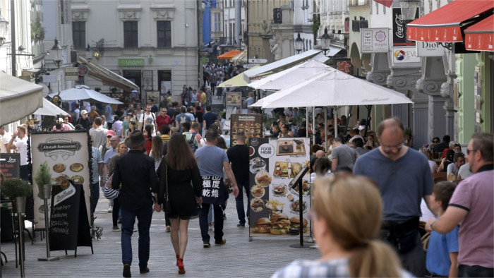 Berkes: “Los turistas visitan Bratislava a causa de su buena situación”