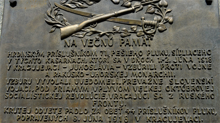 Rinden homenaje a soldados eslovacos sepultados en la ciudad serbia de Kragujevac