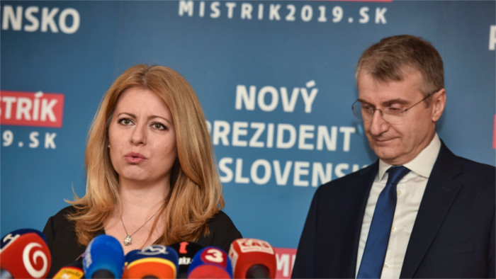 Robert Mistrik gives up bid to Zuzana Čaputová