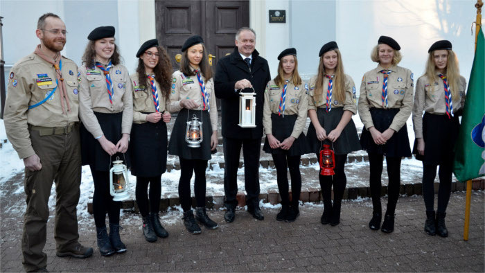 El Presidente recibe en Poprad la Luz de Belén