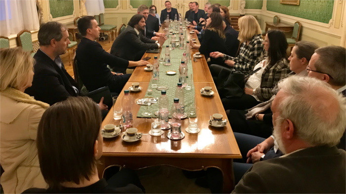 El premier se reúne con los redactores jefe de diversos medios de difusión