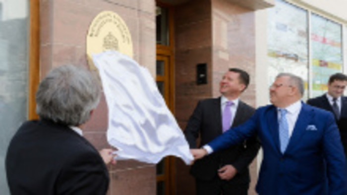 Tiszteletbeli magyar konzulátus nyílt Niytrán