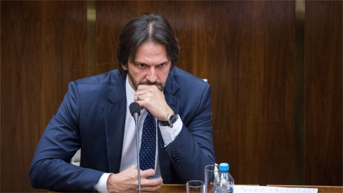 El ministro del Interior Robert Kaliňák permanecerá en su cargo 